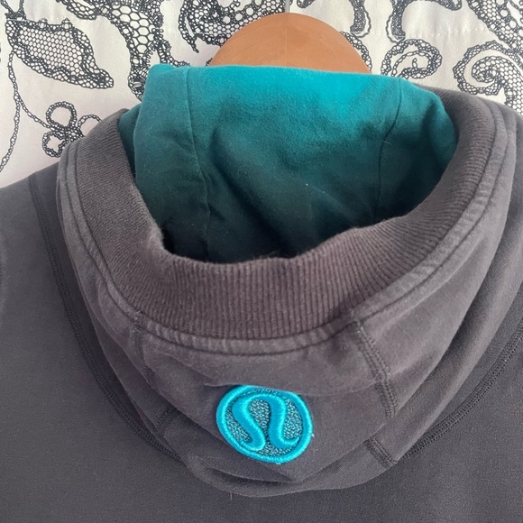 Lululemon zip jacket with hood sz 6 - Picture 4 of 5